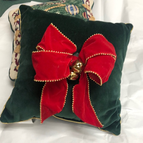 Christmas throw pillow BOGO - Picture 1 of 7
